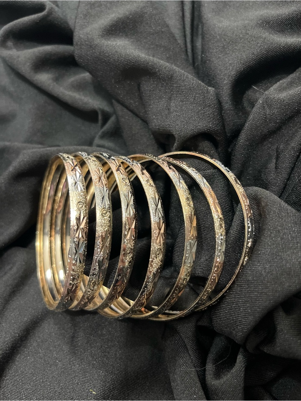 Vintage-Style Etched Metal Bangle Bracelet Set - Black and Gold